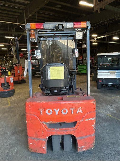 Toyota 7FBEU18 forklift